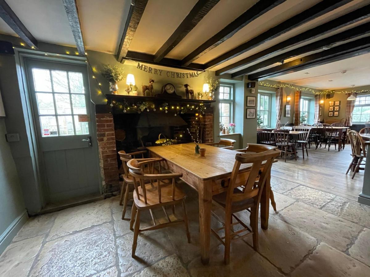 The Windmill Inn Хоршам Экстерьер фото
