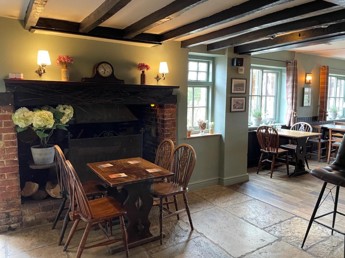 The Windmill Inn Хоршам Экстерьер фото