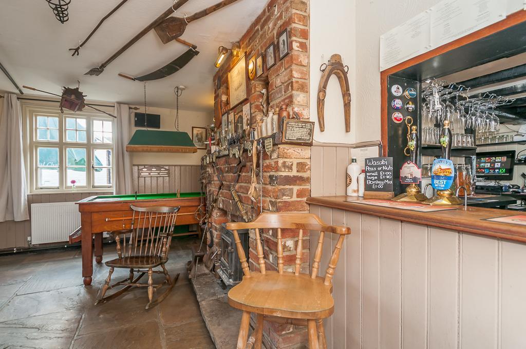 The Windmill Inn Хоршам Экстерьер фото